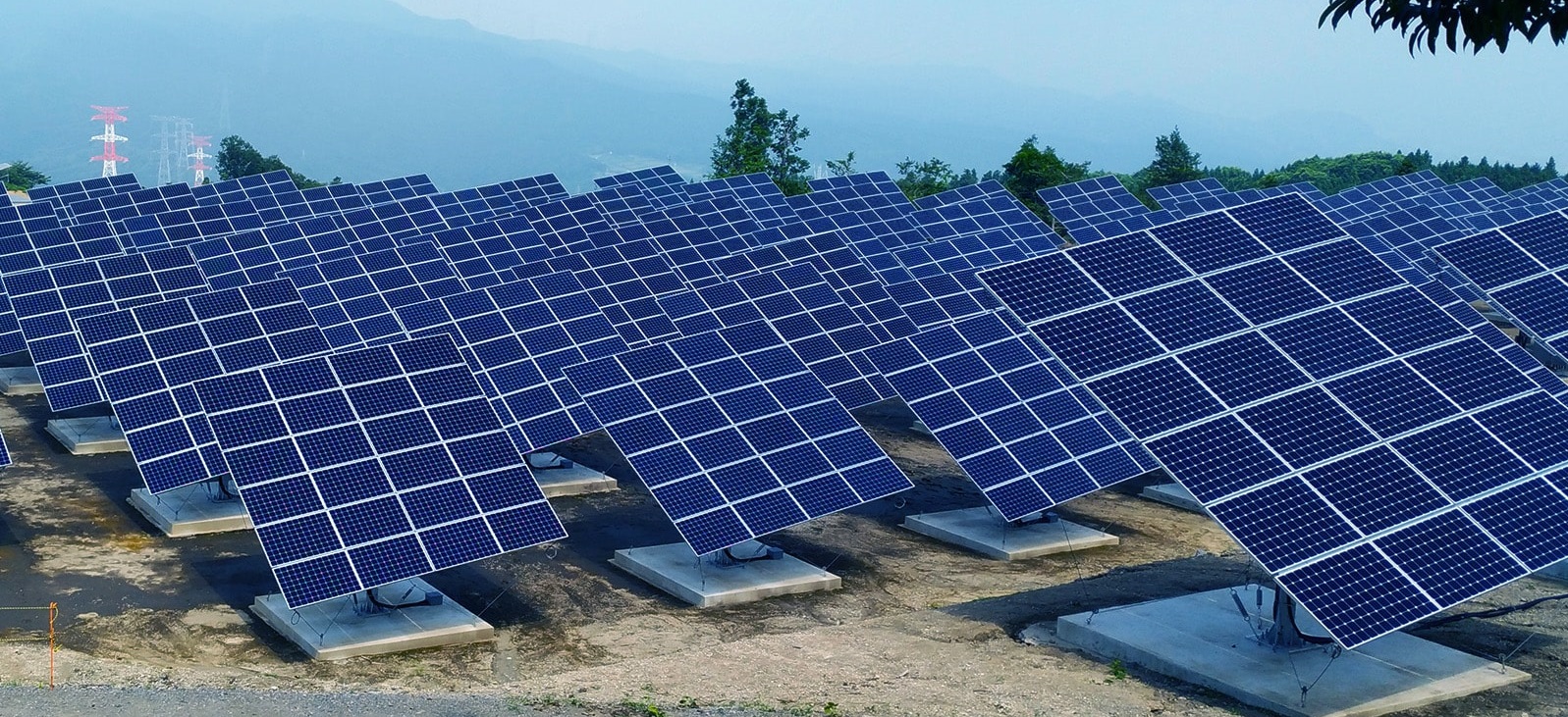 Solar tracker photovoltaic power plant on ground_best dual-axis solar tracker delivers highest kWh renewable energy.